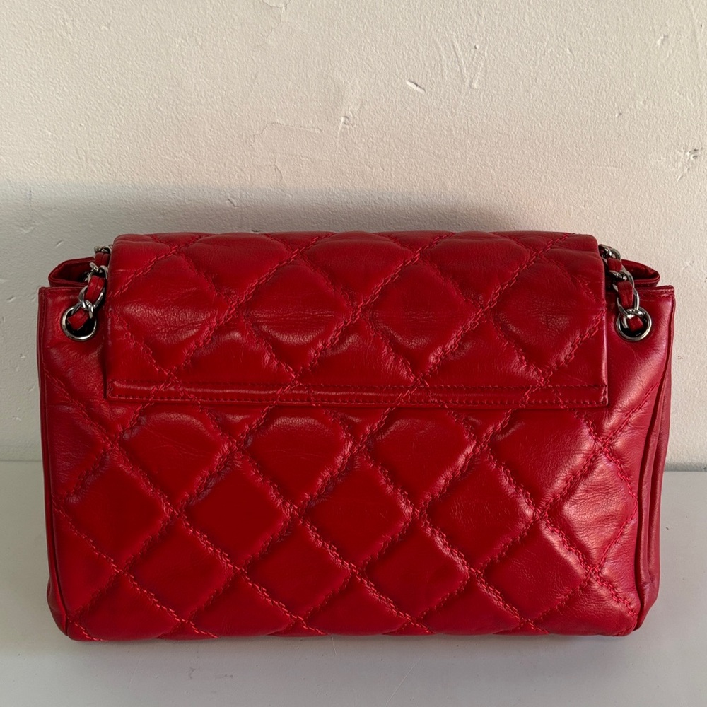 CHANEL Red Quilted Shoulder Bag - Picture 4 of 10